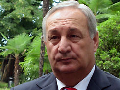 Президент Сергей Багапш выразил соболезнования президенту и народу Южной Осетии в связи с трагедией, унесшей жизни 11-ти граждан республики.